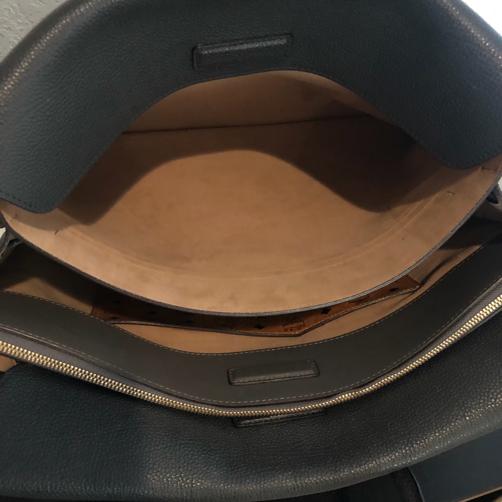 🌱MCM Large MILA Tote Phantom Gray 🌱 - Picture 3 of 8